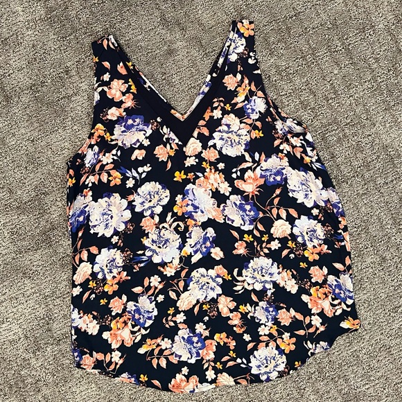 NWOT - MAURICES Dark Navy Floral Dressy V-Neck Sleeveless Top in Size M - Picture 8 of 9